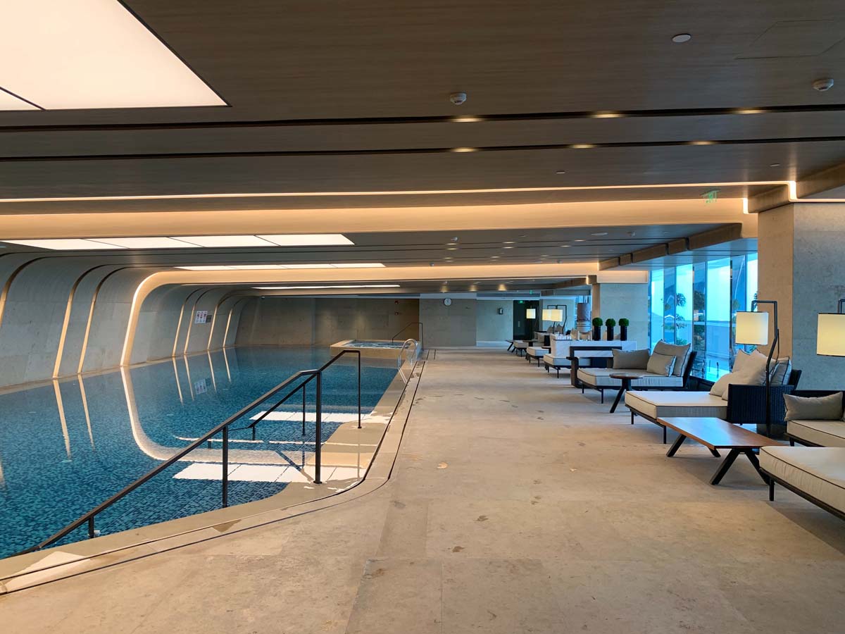 swimming lane indoor pool