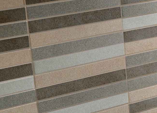 Moon tiles: beige joints alter original tiles colour