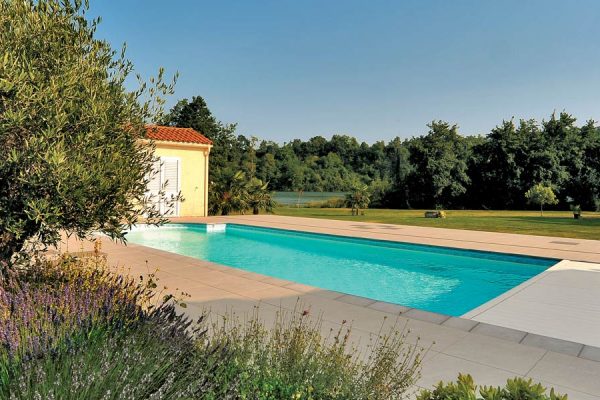 Villa with swimming pool – Salles sur Garonne