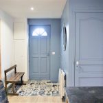 Entrance floor with Indigo - Mine à la Pelle Architecture