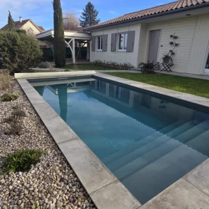Swimming pool with Château - Bazzoli Paysagiste