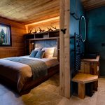Zéphyr Grey master bedroom suite - Chalet "Par Amour"